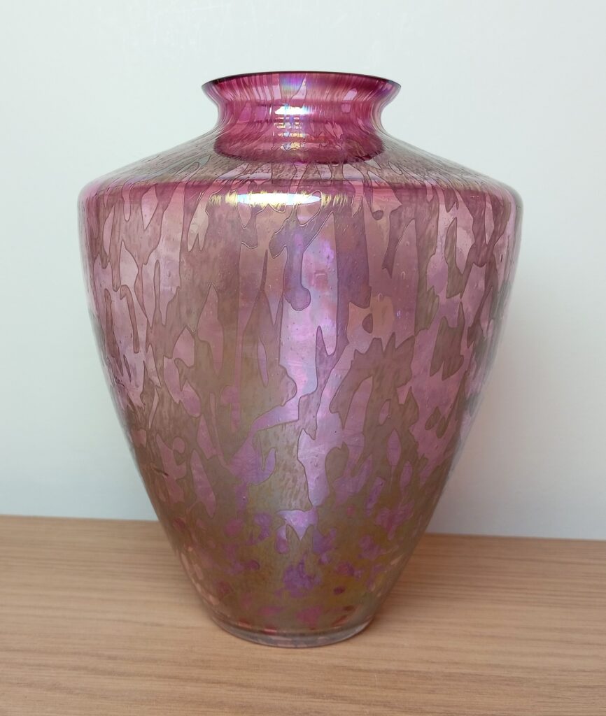 Large Royal Brierley Iridescent Pink Studio Glass Vase - Image 8