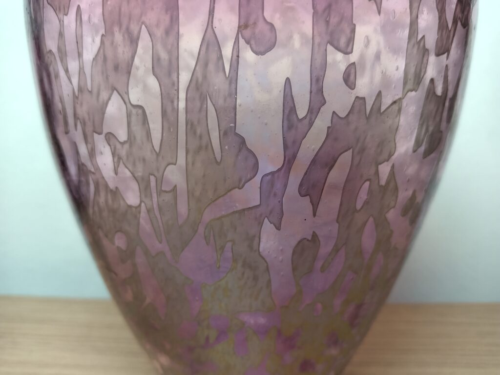 Large Royal Brierley Iridescent Pink Studio Glass Vase - Image 6