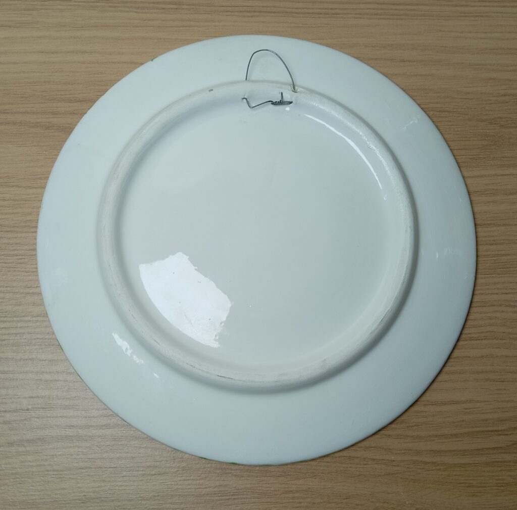 Colourful Handpainted Majolica Style Floral Ceramic Circular Plate - Image 3